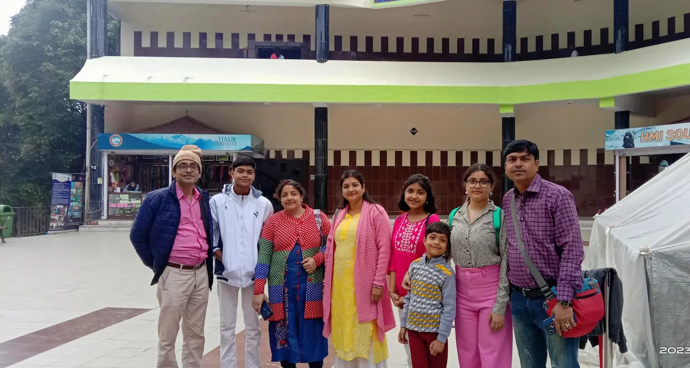  Group photo of Sihar banion Team